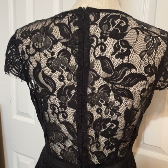 Beautiful Black Lace Dress with Sheer Panel /Large - Picture 9 of 11